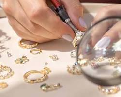 متى يجب عليك إجراء فحص احترافي لمجوهراتك الثمينة؟ (دليل الصيانة).