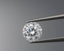 دليلك لفهم شهادات أصالة الأحجار الكريمة (GIA, IGI).