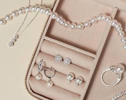 مجوهرات "السفر": كيف تختارين قطعاً فاخرة وعملية ترافقك في رحلاتك العالمية؟