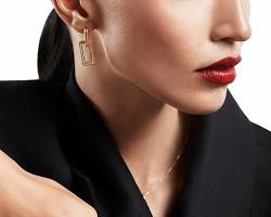 عالم "الأوبال" الأسترالي: الحجر الذي يحمل كل ألوان قوس قزح في قطعة واحدة.